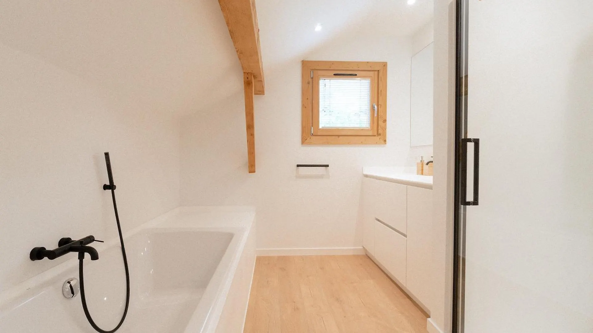 Bright & Elegant Stand Alone Chalet - 8 Ppl - Vois Le Mont Les Gets Francie
